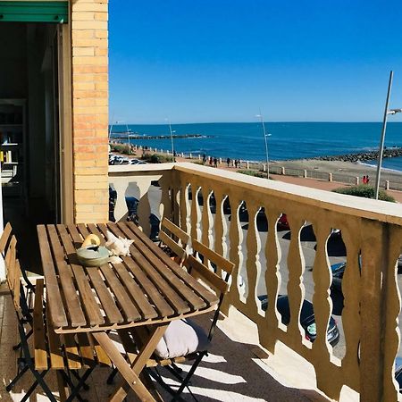 リド・ディ・オスティアCasa Al Mareアパートメント エクステリア 写真